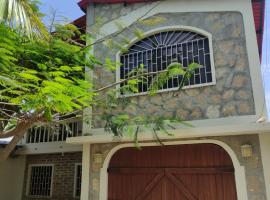 Sol n stay, Hotel in Ballenita