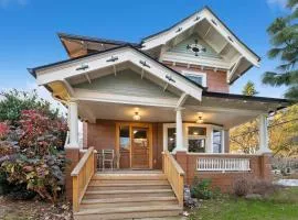 Best Neighborhood I Fully Remodeled Historic Home I Food Carts I Pubs and Restaurants just a few blocks away I Walkscore 94