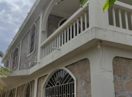 Sol n stay, Hotel in Ballenita