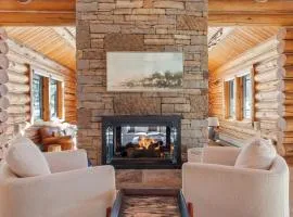 Scenic Escape - Private Deck Designer Interiors