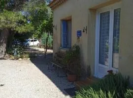 La barque aux Romarins