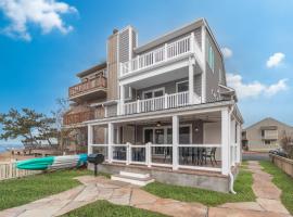 Remodeled 4BR Retreat with Dock & Outdoor Shower, hotel a Ocean City