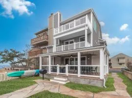 Remodeled 4BR Retreat with Dock & Outdoor Shower