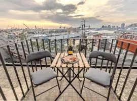 Aquarium Luxury Loft 1 - Exclusive Waterfront View