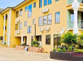 Bethel Heights Hotel، فندق في Nkwantanang