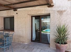 Casa rural LA HIGUERA, hotel sa El Picazo