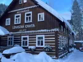 Loveck&aacute; chata, svečius su gyvūnais priimantis vie&scaron;butis Pece prie Snežkos