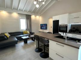 Theros 2, готель у місті Ксанті