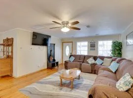 Hot Tub and Boat Ramp! Home on Toledo Bend Reservoir