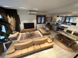 Arabian Amber, hotel i Ţāqah