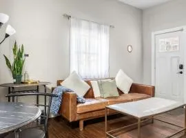 Sleek Modern Indy Home with Yard WiFi Family Friendly & Easy Access