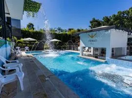 Hotel y Cabañas Parinzzi