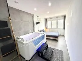 "RELAX SPA Publier" cinéma balnéo "Maison de village"