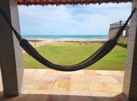 Casa Pe na Areia com Piscina e Ar em Morro Branco