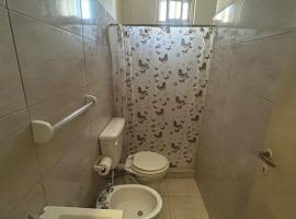 Monoambiente a 100 m del mar, hotel din Necochea