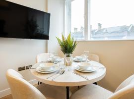 Stunning Apartments with Castle Views - Air Conditioning - Fast Wifi, hotel v mestu Cardiff
