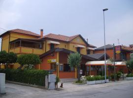 Albergo Primavera, hotel v mestu Senigallia