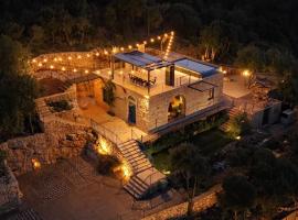 Lebanese house in Batroun with private pool, hotel em Batroûn