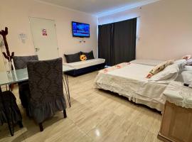 Plaza Departamentos Temporarios II, acomoda&ccedil;&atilde;o com cozinha em Formosa