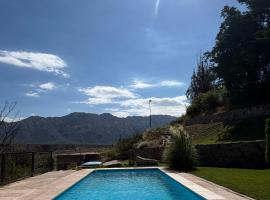 Cabaña Piedra Andina - Cacheuta Mendoza, hotel em Cacheuta