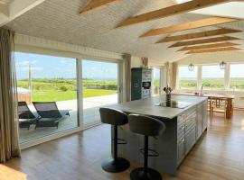 Sommerhus Med Vildmarksbad Og Udsigt Over Vandet, hotelli kohteessa Vinderup