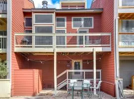 Golf, Boat, Swim! Point Venture Retreat with Deck