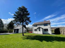 The Farmhouse at Moss Bank Farm, hotel v mestu Wrexham