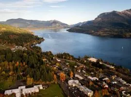 Modern Gorge Retreat Steps from River & Hiking