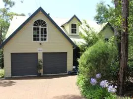 Four Seasons - Blue Mountains Home - Spa & Fire