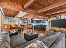 Mountains are Calling- Downtown oasis with game Room, hot tub, and trailer parking