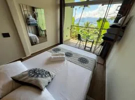 Studio Bonsai Samurai em Ilhabela com vista para o mar