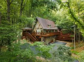 High Bear Activity, Handicap Ramp, Hot Tub, Fire Table, Game Room, Family Cabin