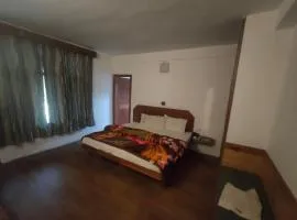 billi n saffron stay