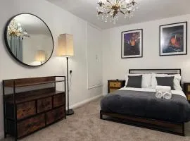 Stevenage Contractor & Family Retreat