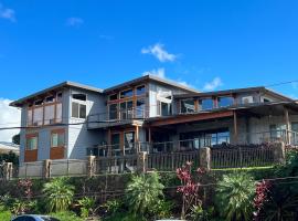 Luxury Custom Home overlooking Pearl Harbor, hotel din Aiea