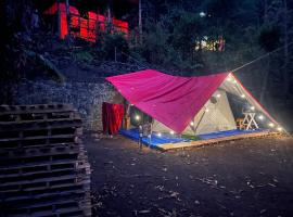 Red Tent, hotel en Tzununá