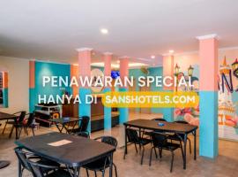 Viesnīca Sans Hotel Triplets Jogja Expo Center pilsētā Demangan