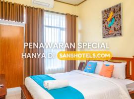 Sans Hotel Kumbang Yogyakarta by RedDoorz, hotel di Yogyakarta