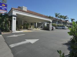 코로나에 위치한 호텔 Welcome Inn Corona