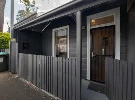 3 Bedroom House in Balmain - 10 mins Ferry to CBD