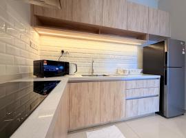 Iconic Regency Seaview Homestay with Rooftop Pool，峇六拜的飯店