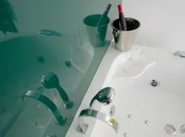 LoveRoom Le Loft & Garden Spa