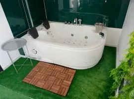 LoveRoom Le Loft & Garden Spa