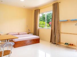 E and C Tourist Inn Regular Room B, hotel v mestu Daro