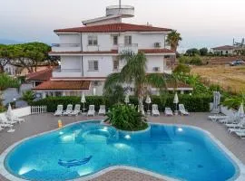 Amazing Apartment In Ricadi With Wifi