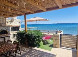 Seafront Villa Cside w BBQ and private yard