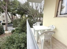 M314 - Marcelli, comodo trilocale a 200mt dal mare, hotel em Marcelli