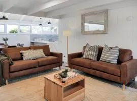 Retreat on Hitchcock- Barwon Heads, Pet friendly, 3 Bedroom, 2 Bathroom, Aircon, Modern, Single Level