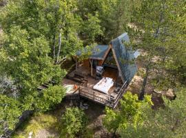 ALPINEST - Les Cabanes du Pas de la Louve, готель у місті Серрес