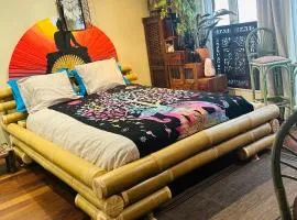 Green house, cosy garden Paris